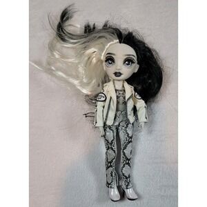 RAINBOW SHADOW HIGH‎ DOLL HEATHER GRAYSON BLACK WHITE HAIR SNAKESKIN PANTS